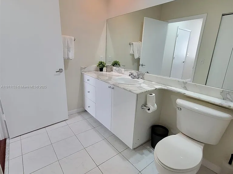 2775 NE 187th St #Penthouse 22 — Photo 13
