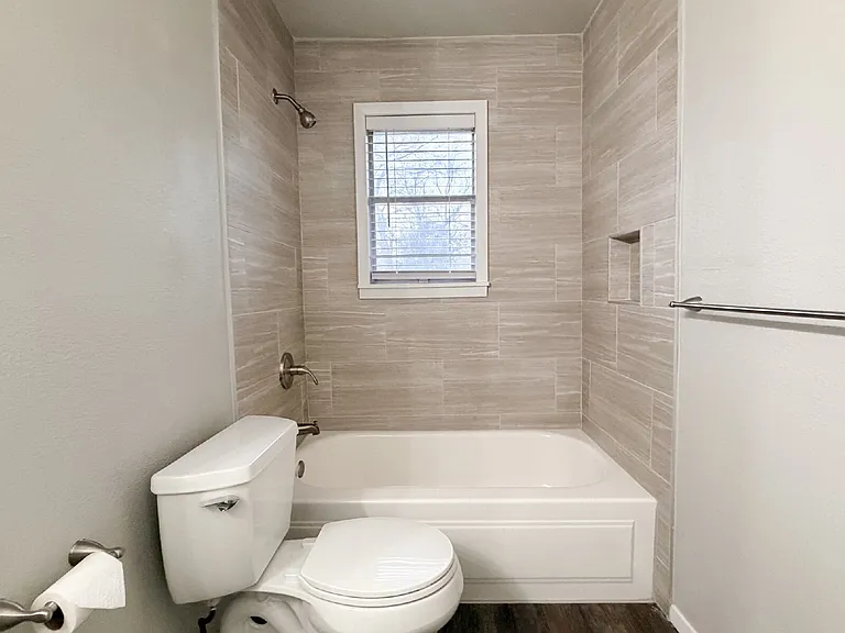 549 NW Hillery St — Photo 13