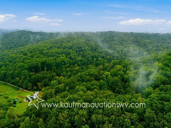 5th image of 679 Burnems Run Rd
