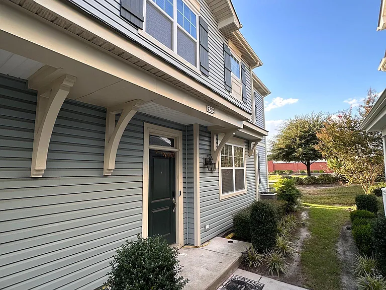 4292 Turnworth Arch — Photo 1