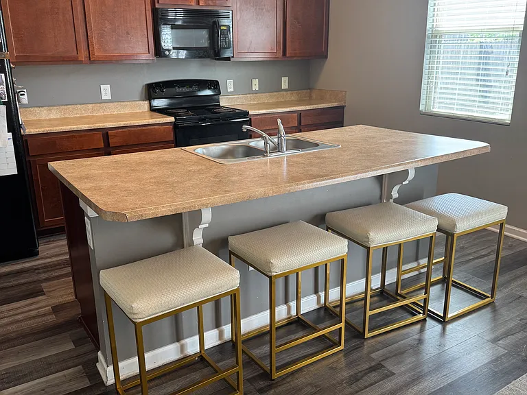 211 Flowing Meadows Dr — Photo 4
