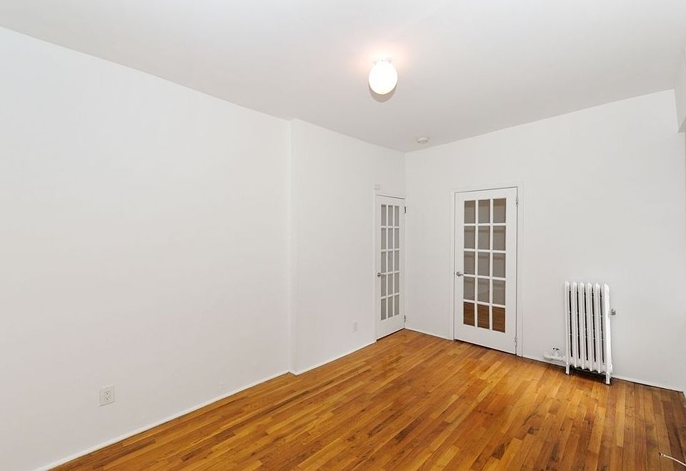 1st image of 240 W 15th St APT 26