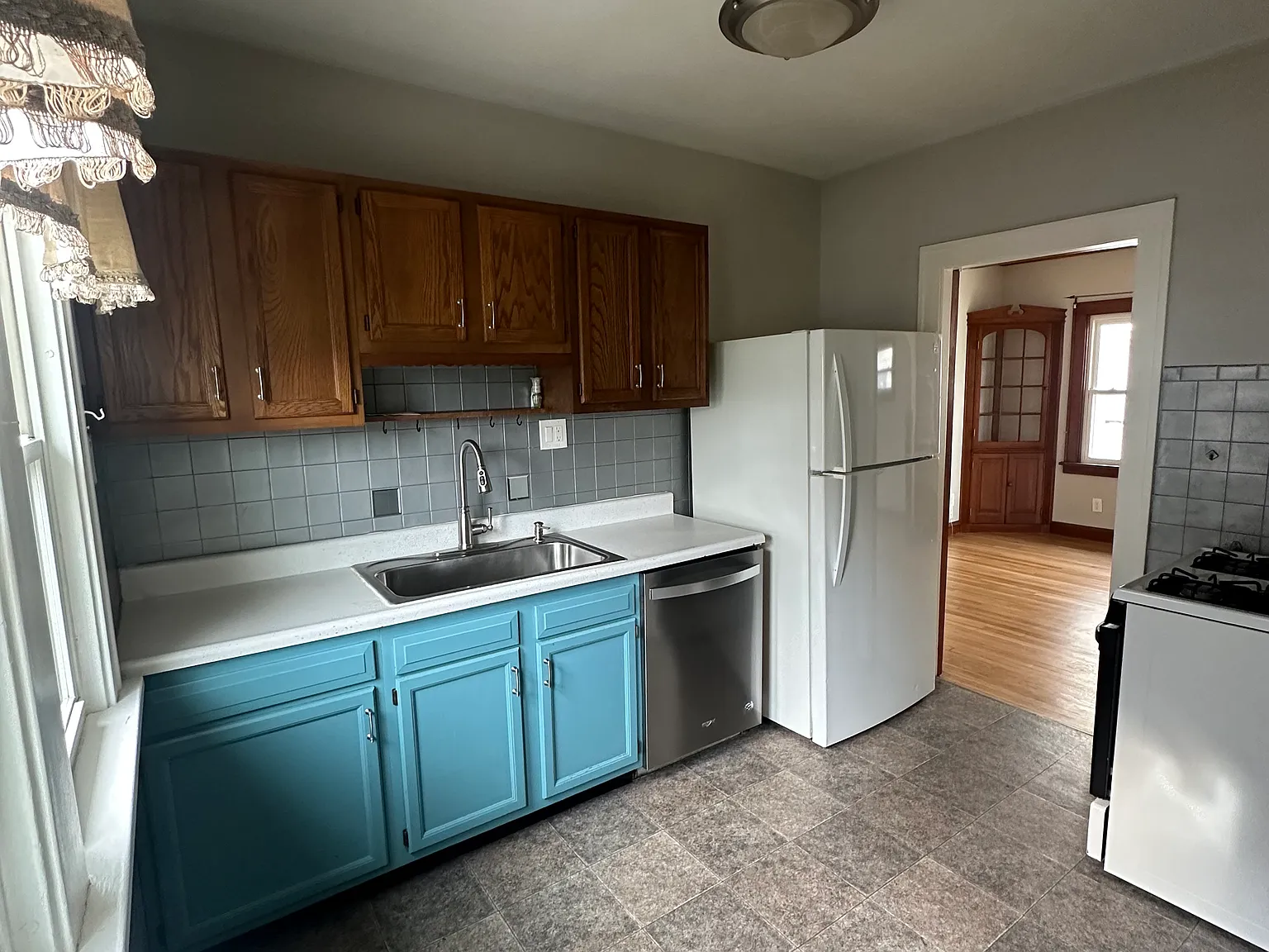2 bed, 1000 sqft, $1,650 — Photo 3