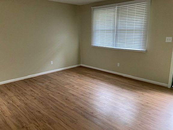 4th image of 2521 Ponderosa Dr