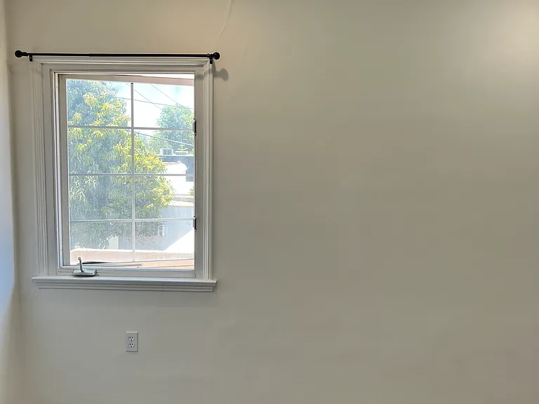 1258 S Cloverdale Ave — Photo 11