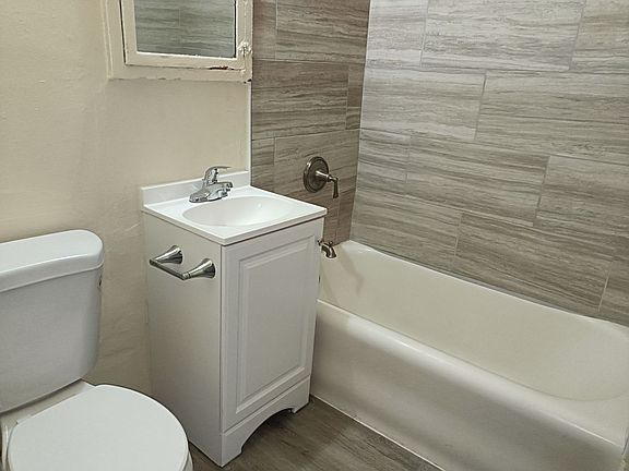 3rd image of 3112 W Glendale Ave #5