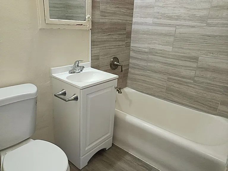 3112 W Glendale Ave — Photo 3
