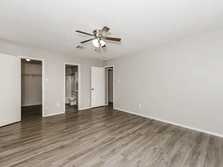 706 Langford Dr — Photo 10