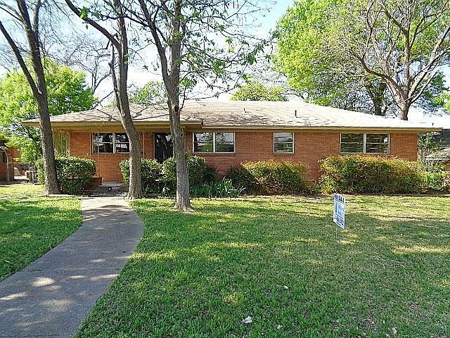1st image of 711 Green Cove Ln