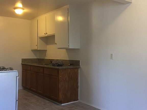 4th image of 1355 Abbey Ln APT 4