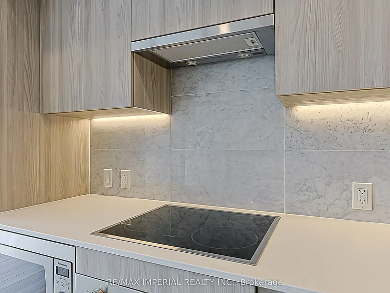 17 Bathurst St #2707 — Photo 14