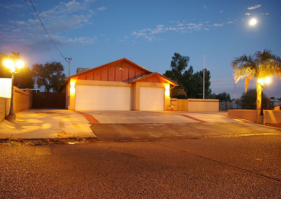 12' RV gate, lots of prk, COACH lites