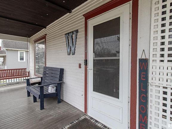 4th image of 264 Walnut Ave