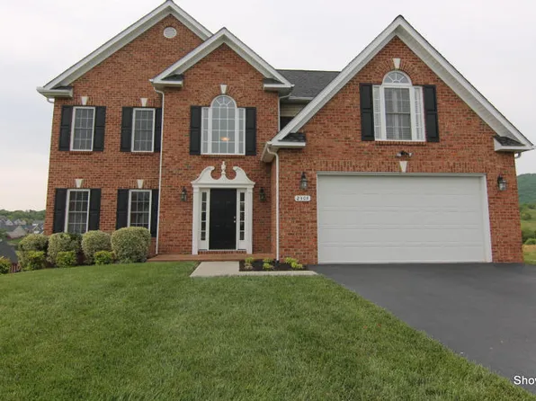 2303 Foxfield Ln, Salem, VA 24153