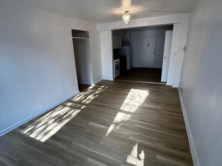 4304 Baychester Ave #1E — Photo 1