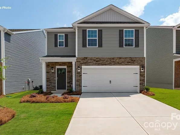 1026 20th St SE #93, Hickory, NC 28602