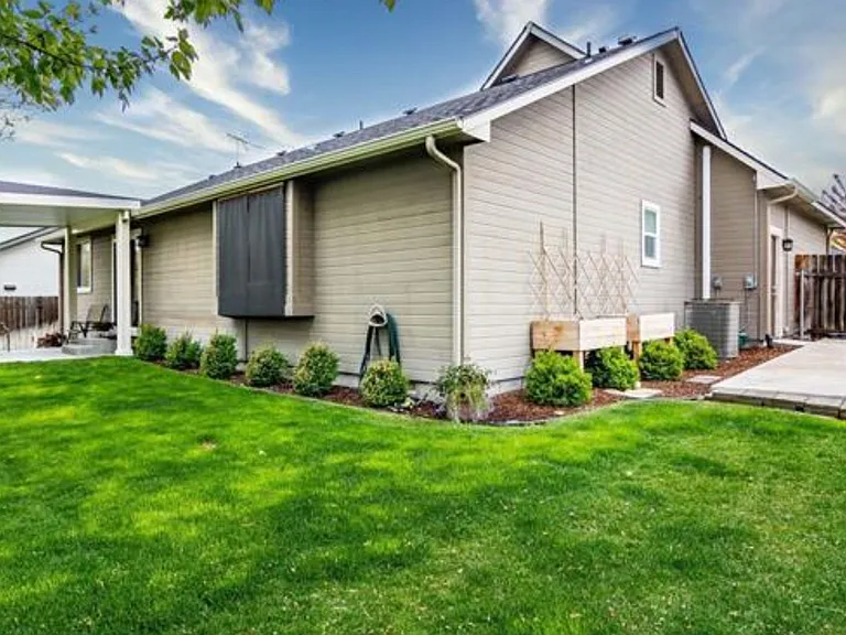 4249 E Lochsa River Dr — Photo 13