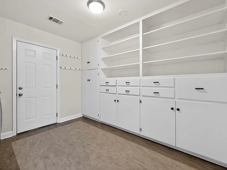 6700 La Salle Dr — Photo 29