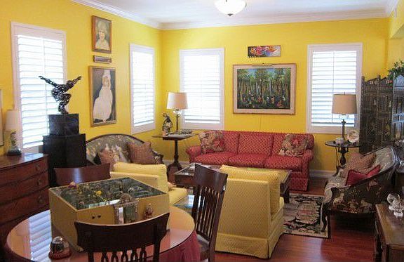 2nd image of 554 Loretto Ave #15