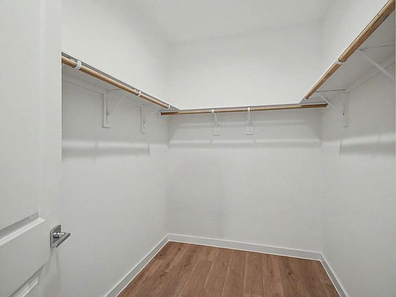 4th image of 3226 Drew St