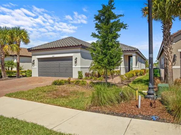 4724 Crestpoint Way, Palmetto, FL 34221