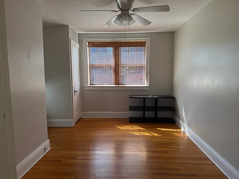 511 Court St S — Photo 17