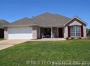 13609 E 90th Ct N, Owasso, OK 74055