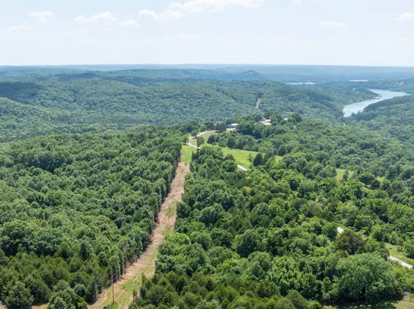 000 Hardin Hills Drive, Galena, MO 65656