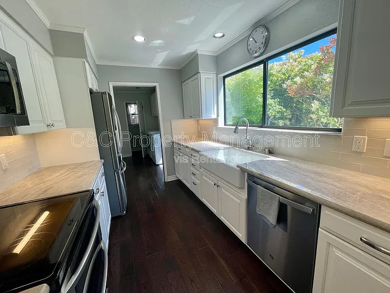 1339 David Ave — Photo 13