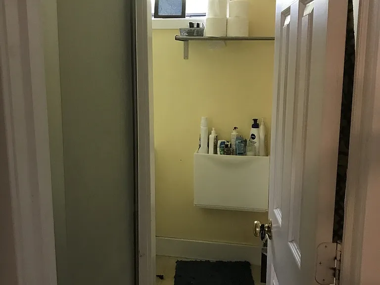 Charming Two Bedroom Garden Level Apartment near DU — Photo 9