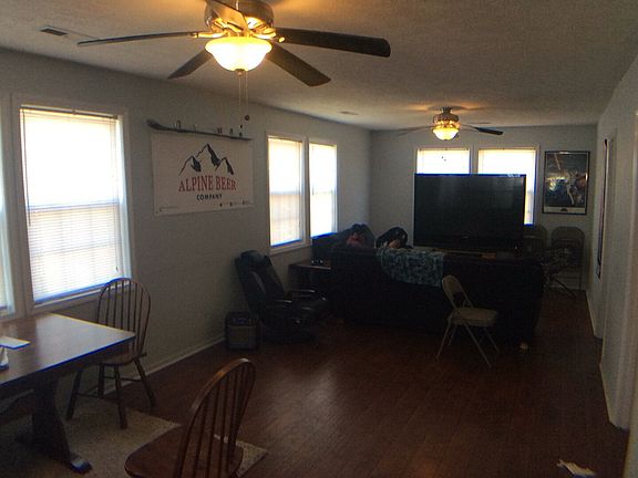 3rd image of 321 Graves Ave
