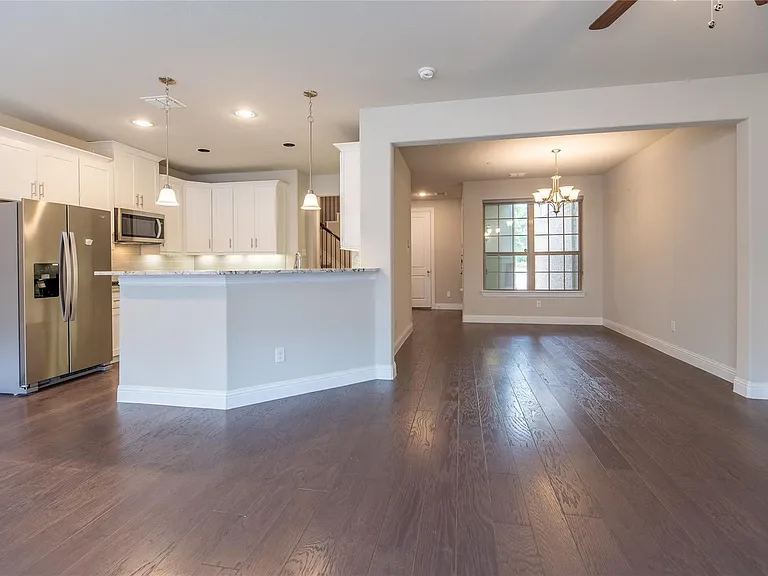 3073 Galveston St — Photo 3