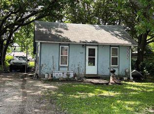105 S Walnut St, Emporia, KS 66801
