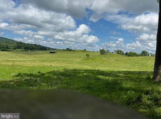 10674 Ada Rd, Marshall, VA 20115