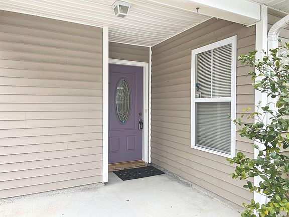 2nd image of 118 Raye Dr