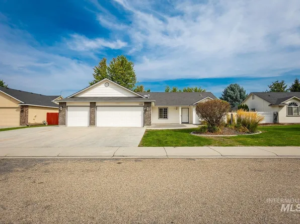 1298 Saint James Ct, Middleton, ID 83644