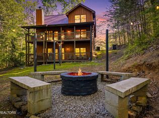 3201 Bear Country Way, Sevierville, TN 37876