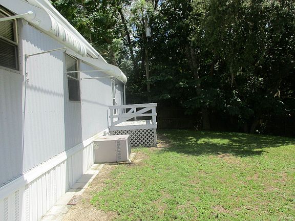 5th image of 202 Clairmar Cir
