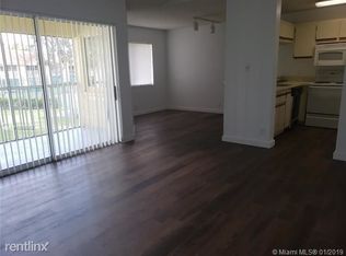 1026 The Pointe Dr, West Palm Beach, FL 33409