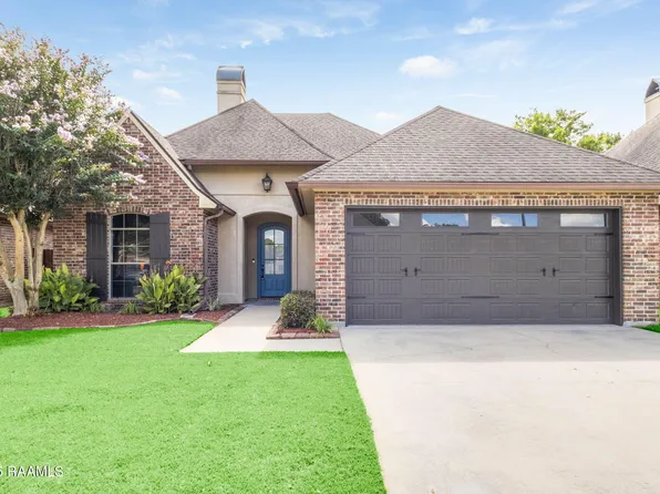 227 Cedar Grove Dr, Youngsville, LA 70592