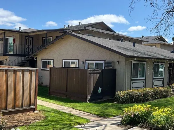 1574 Tenaka Pl #3, Sunnyvale, CA 94087