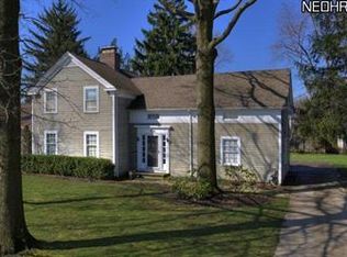 2518 S Green Rd, University Heights, OH 44122