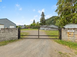212 Dyke Rd, Dillard, OR 97432