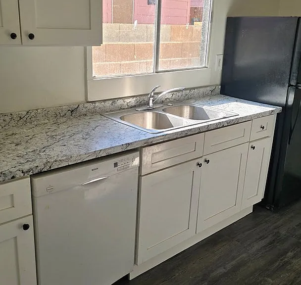 1216 E Pierce St — Photo 13