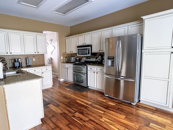 2nd image of 920 W Sandstone Ct