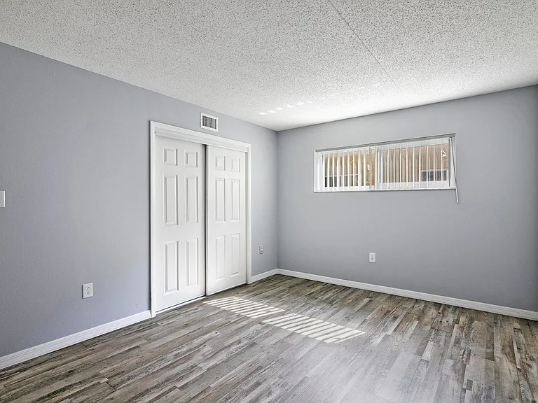 Ridge Manor Apartments — Photo 24