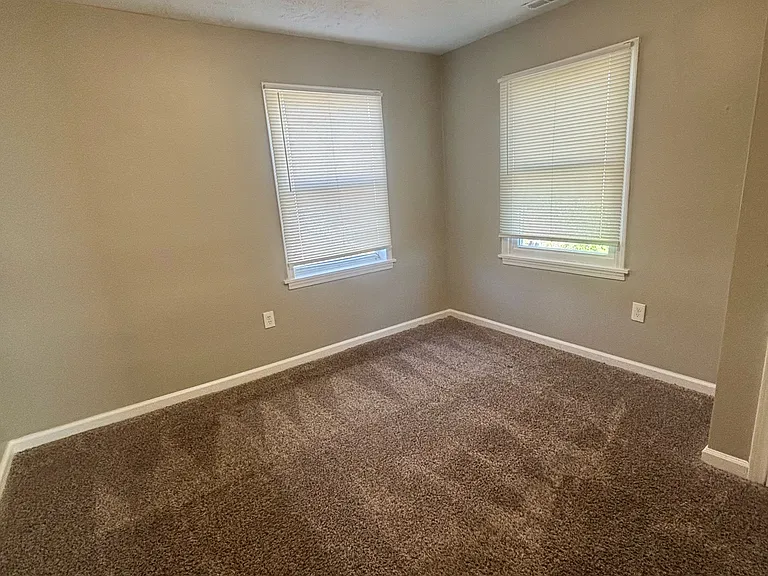 615 Dresden Ave — Photo 8