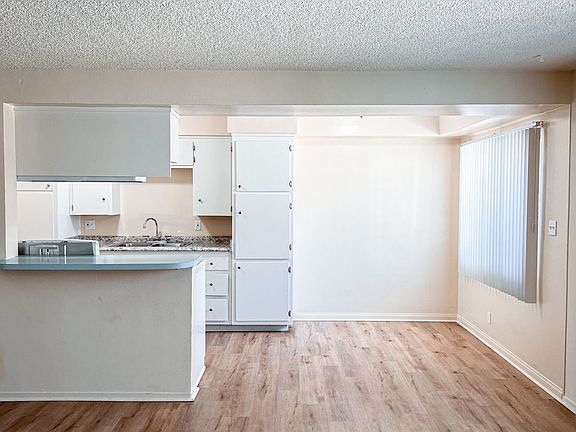 4th image of 1001 E Stearns Ave #5