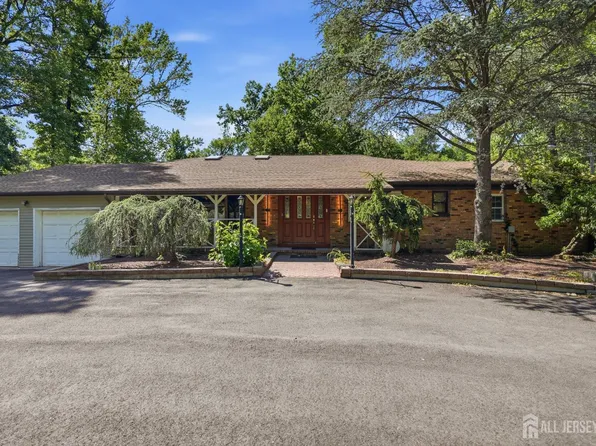 109 Fresh Ponds Rd, Monroe Township, NJ 08831