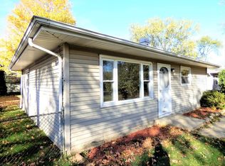 12 Wren Rd, Carpentersville, IL 60110